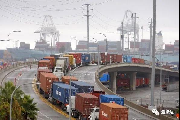 美国进口持续激增，劳动力及车架短缺加剧港口拥堵，预计货量至少在7月份前保持强劲