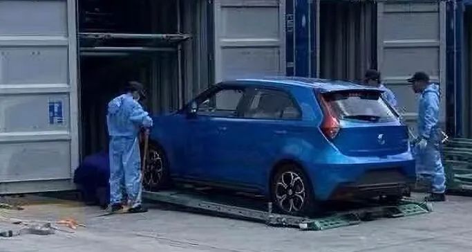 一个集装箱装四辆车，打破运输瓶颈！