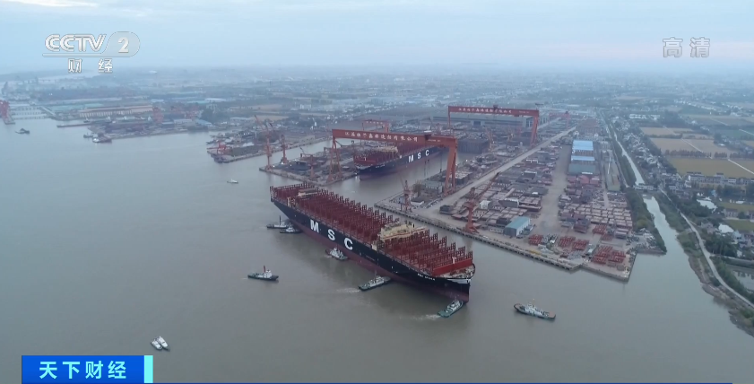 24346TEU!全球最大2艘“巨无霸”入江!