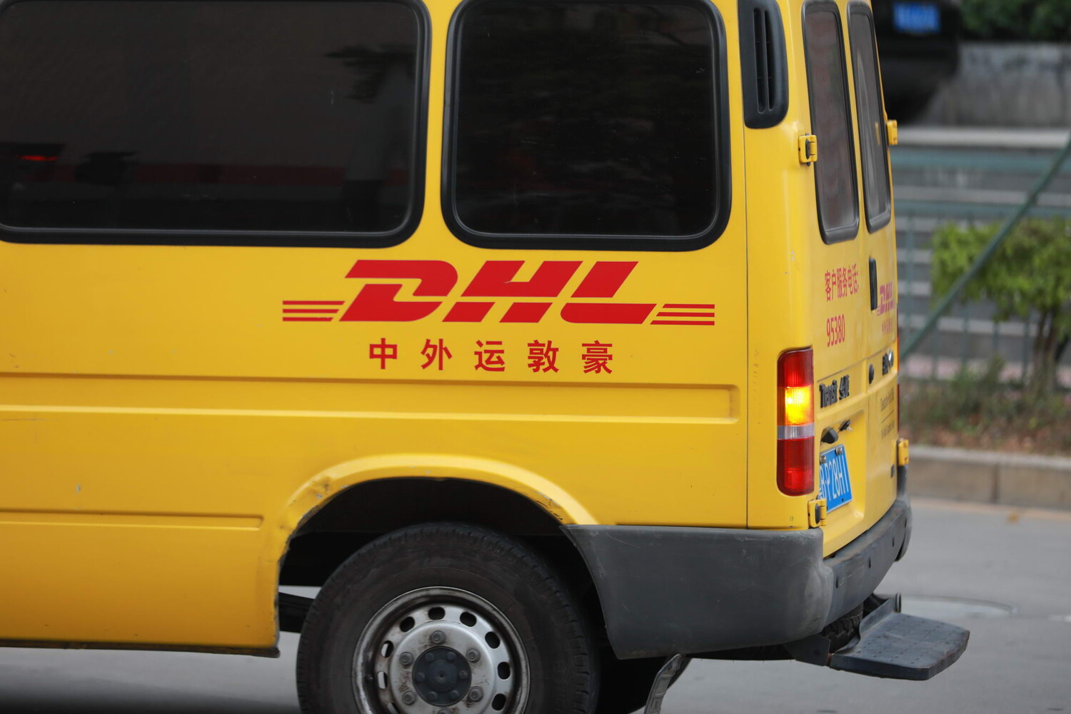 DHL完成国内首次插电集装箱药品空运出口运输